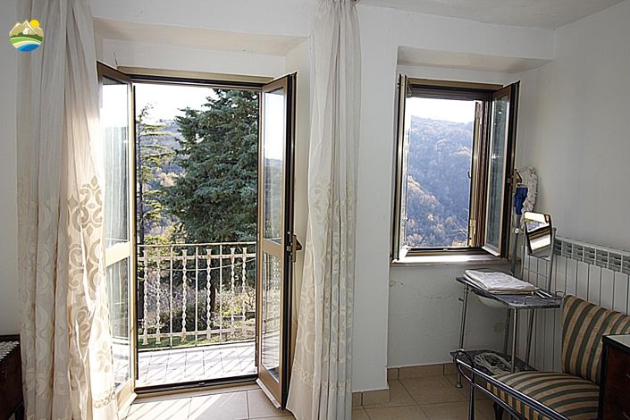 Image No.18-3 Bed Property for sale