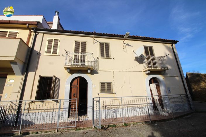 Image No.27-3 Bed Property for sale