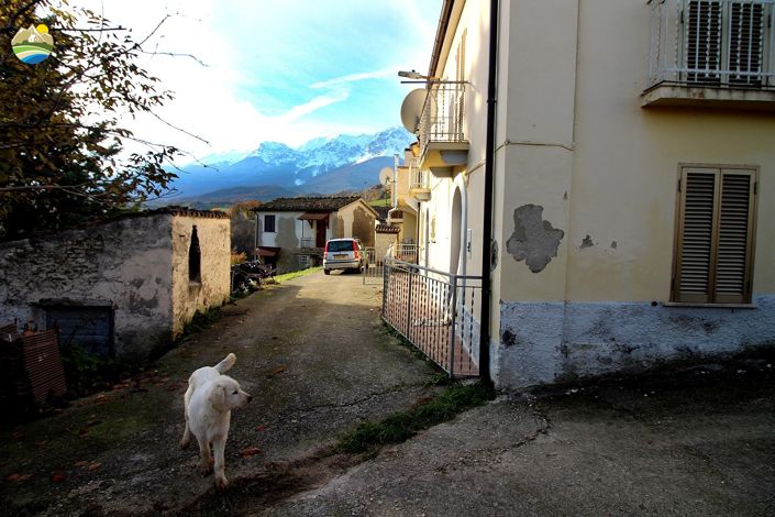 Image No.32-3 Bed Property for sale