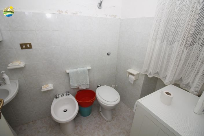 Image No.8-3 Bed Property for sale