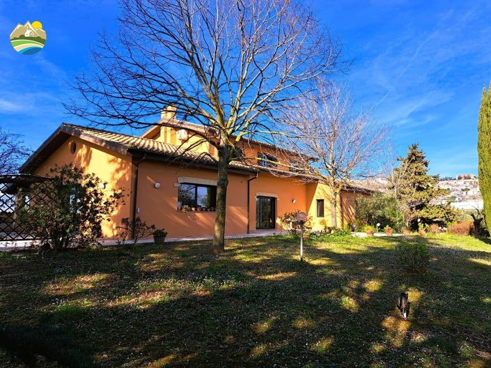 Image No.8-Villa de 4 chambres à vendre à Citta Sant'Angelo