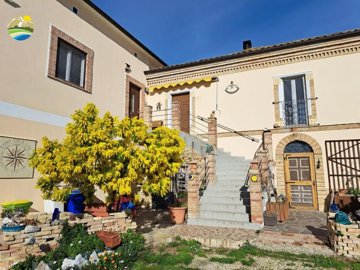 1 - Castilenti, Country House