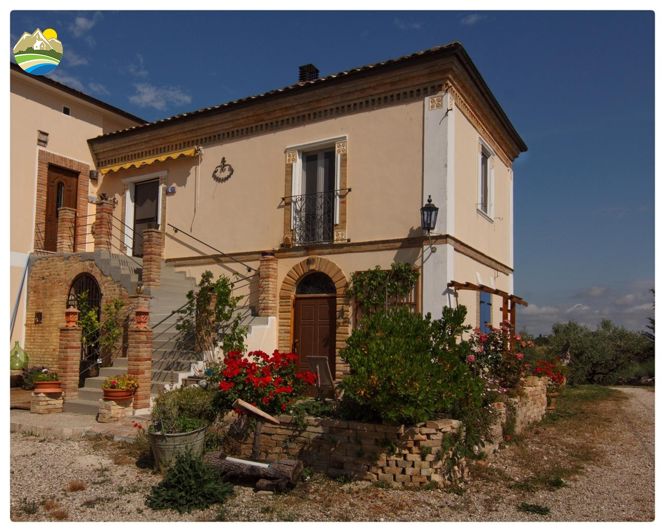 Image No.10-4 Bed Country House for sale