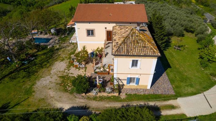 Image No.23-4 Bed Country House for sale