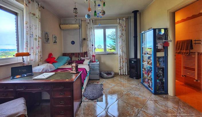 Image No.40-4 Bed Country House for sale