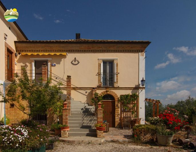 Image No.14-4 Bed Country House for sale