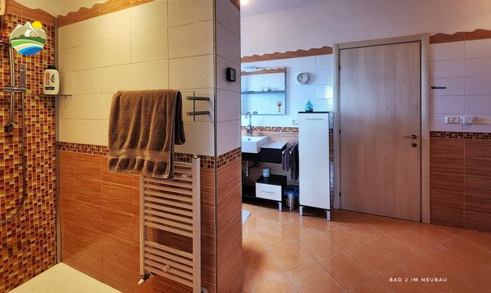 Image No.22-4 Bed Country House for sale