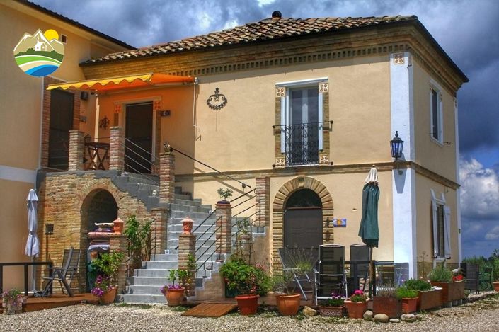 Image No.6-4 Bed Country House for sale