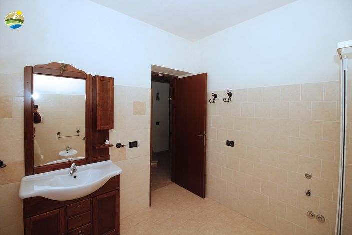 Image No.11-Maison de campagne de 4 chambres à vendre à Montefino