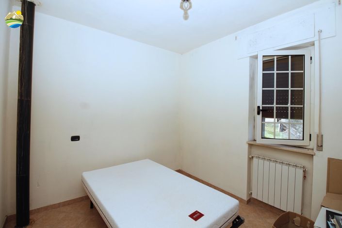 Image No.15-Maison de campagne de 4 chambres à vendre à Montefino