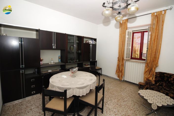 Image No.28-Maison de campagne de 4 chambres à vendre à Montefino