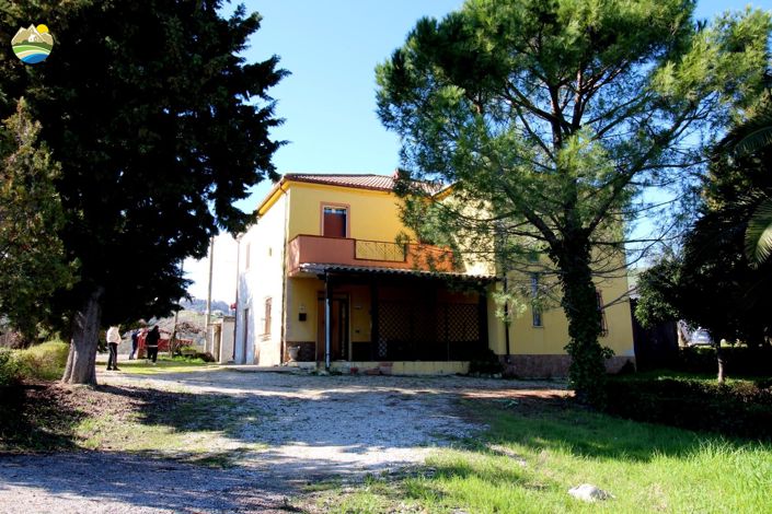 Image No.33-Maison de campagne de 4 chambres à vendre à Montefino