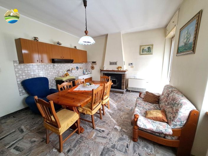 Image No.10-3 Bed Property for sale