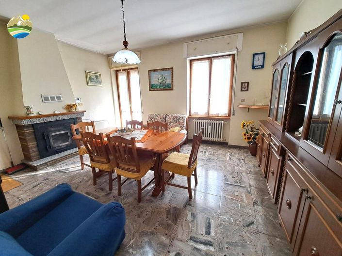 Image No.9-3 Bed Property for sale