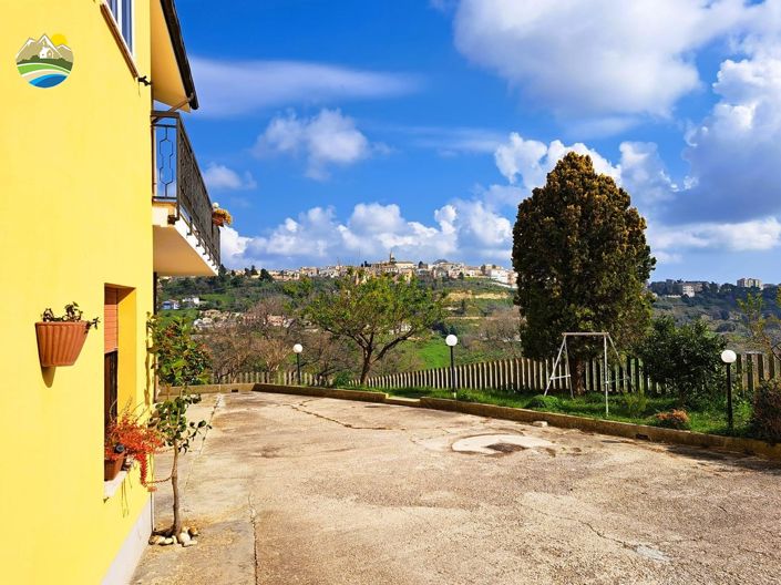 Image No.2-5 Bed Villa for sale