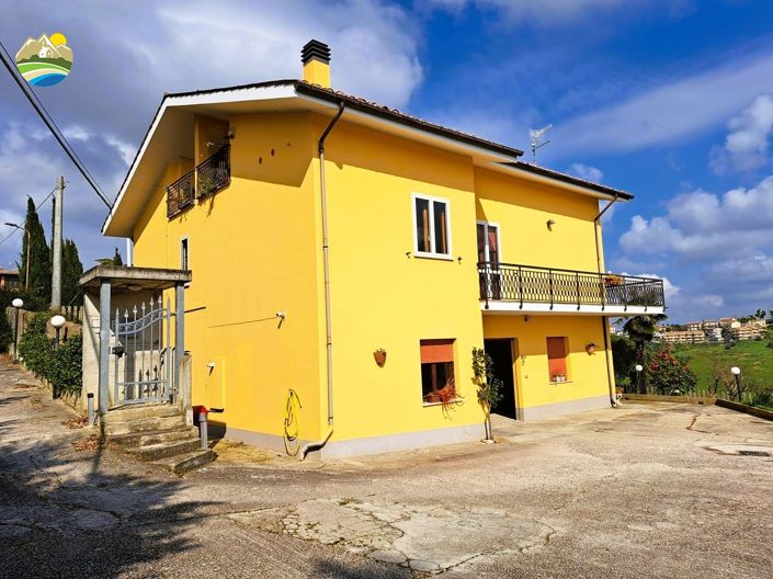 Image No.34-5 Bed Villa for sale