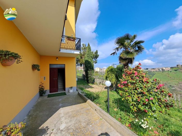 Image No.6-5 Bed Villa for sale