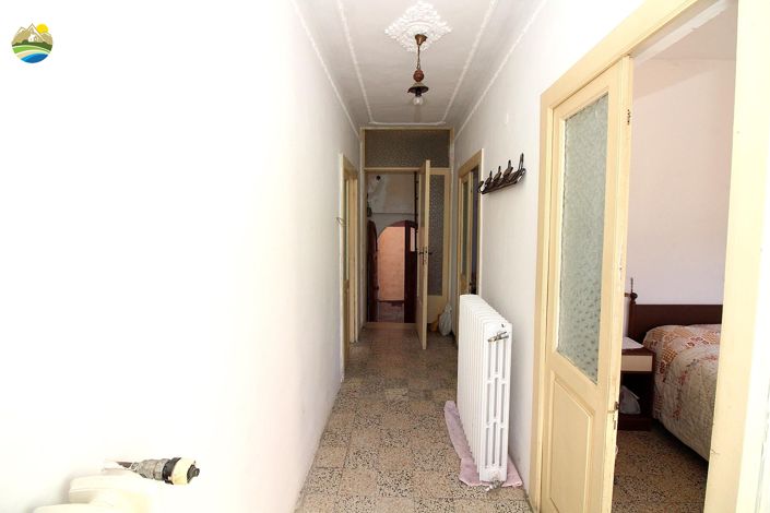 Image No.12-2 Bed Townhouse for sale