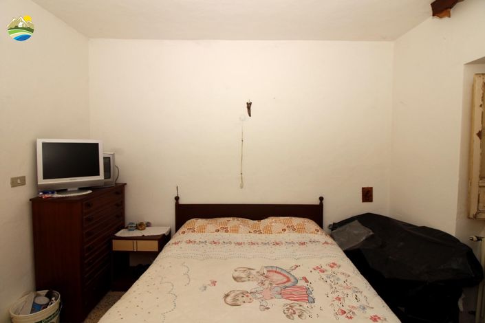 Image No.17-2 Bed Townhouse for sale