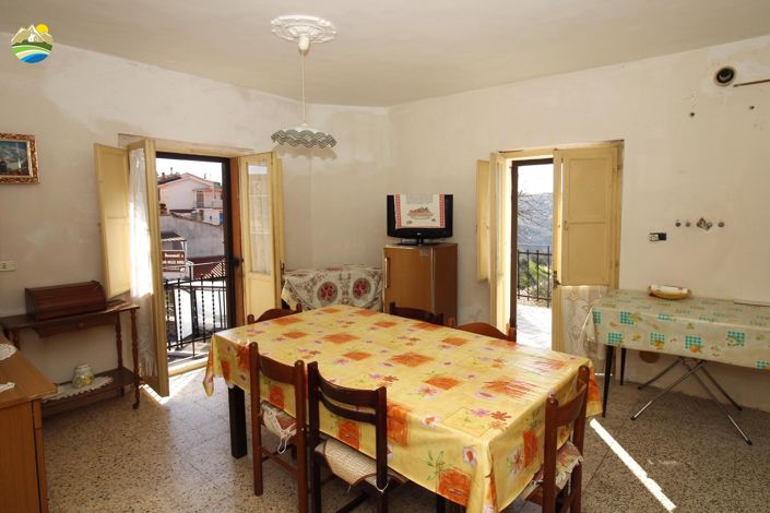 Image No.2-2 Bed Townhouse for sale