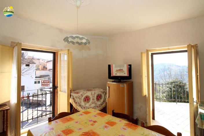 Image No.7-2 Bed Townhouse for sale