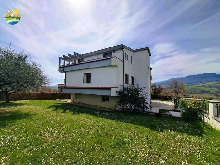 Image No.19-3 Bed Villa for sale