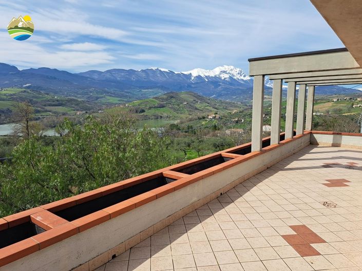 Image No.2-3 Bed Villa for sale