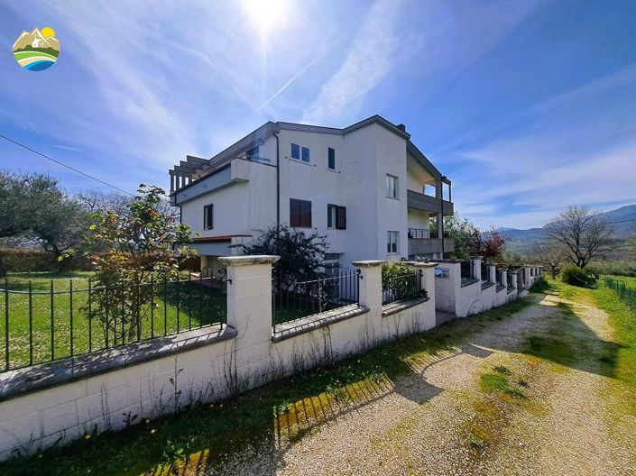 Image No.4-3 Bed Villa for sale