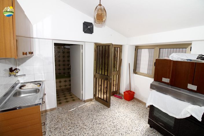 Image No.10-3 Bed Country House for sale