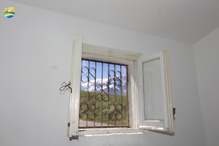 Image No.12-3 Bed Country House for sale