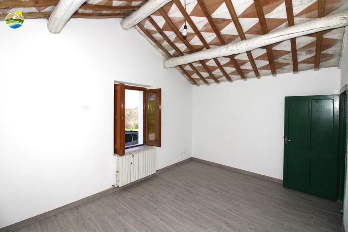 Image No.18-3 Bed Country House for sale