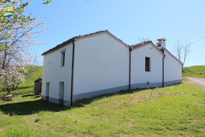 Image No.22-3 Bed Country House for sale