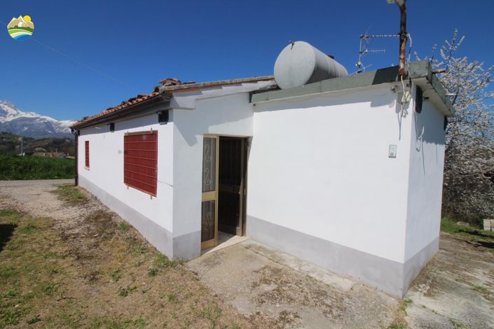 Image No.8-3 Bed Country House for sale