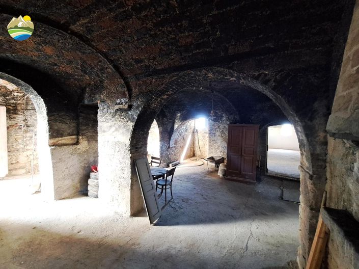 Image No.14-6 Bed Townhouse for sale