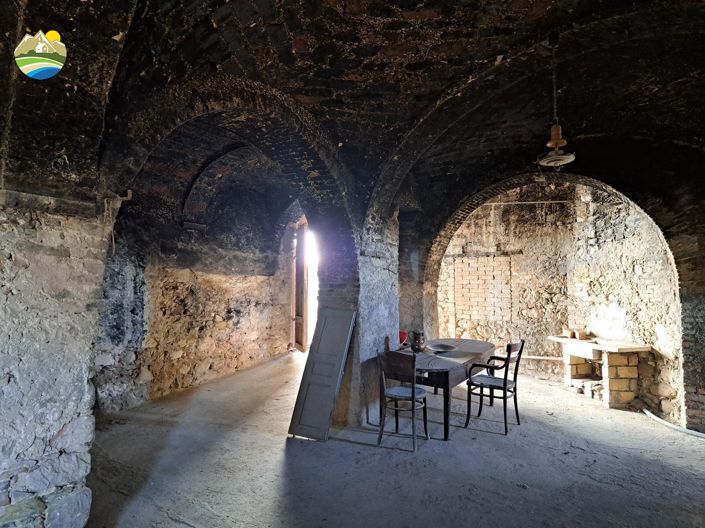 Image No.15-6 Bed Townhouse for sale