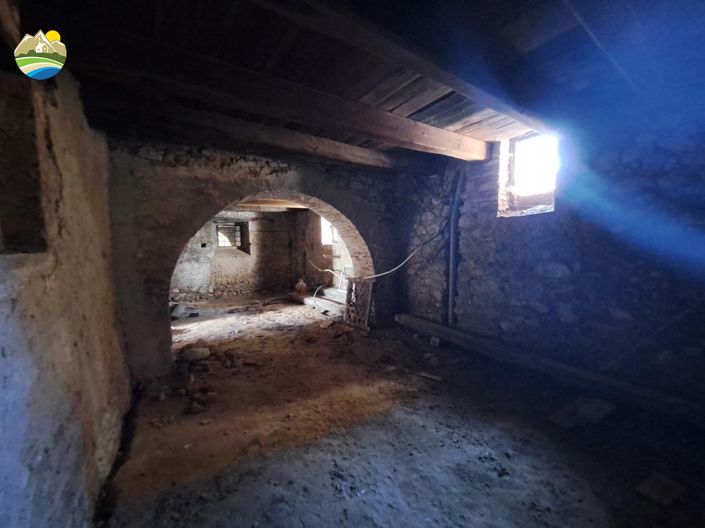 Image No.19-6 Bed Townhouse for sale