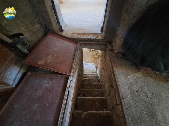 Image No.20-6 Bed Townhouse for sale