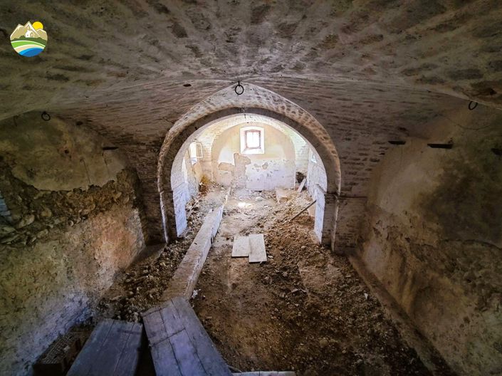 Image No.21-6 Bed Townhouse for sale