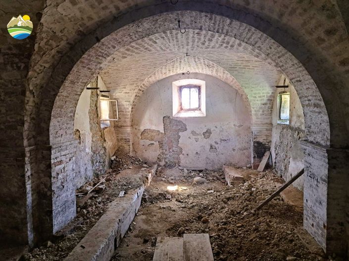 Image No.22-6 Bed Townhouse for sale