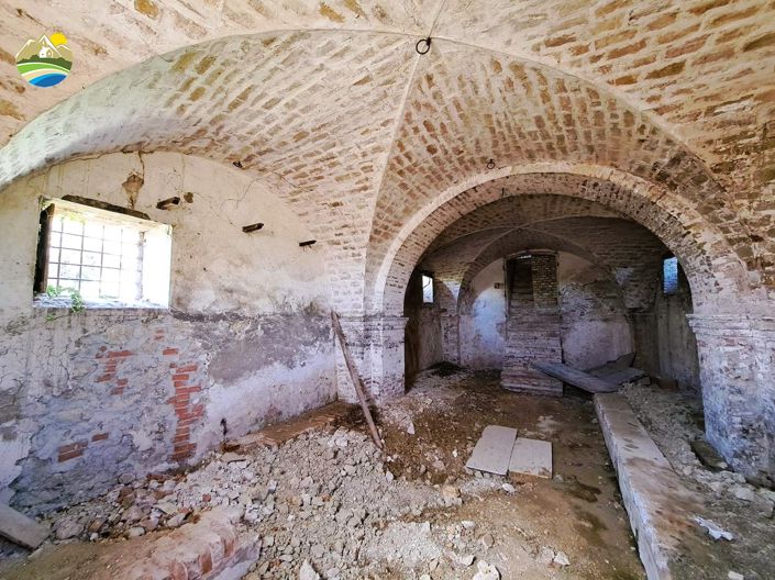 Image No.24-6 Bed Townhouse for sale