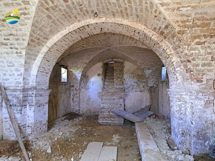 Image No.25-6 Bed Townhouse for sale