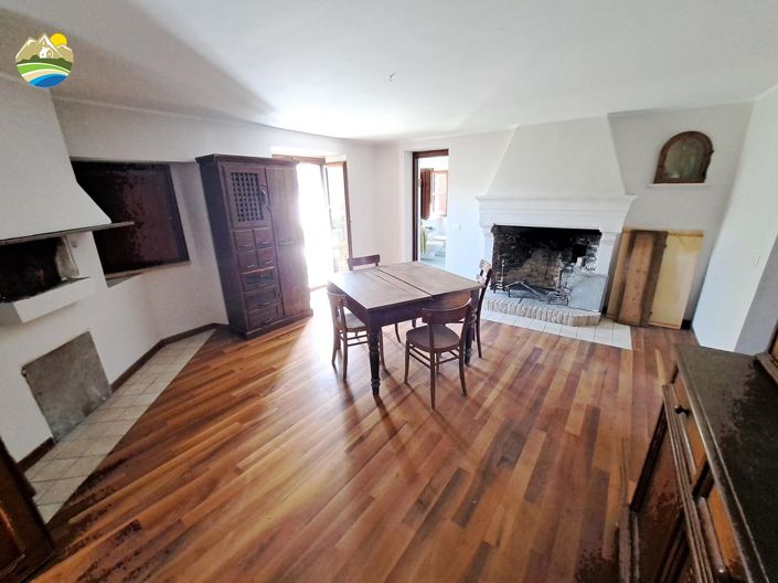 Image No.29-6 Bed Townhouse for sale