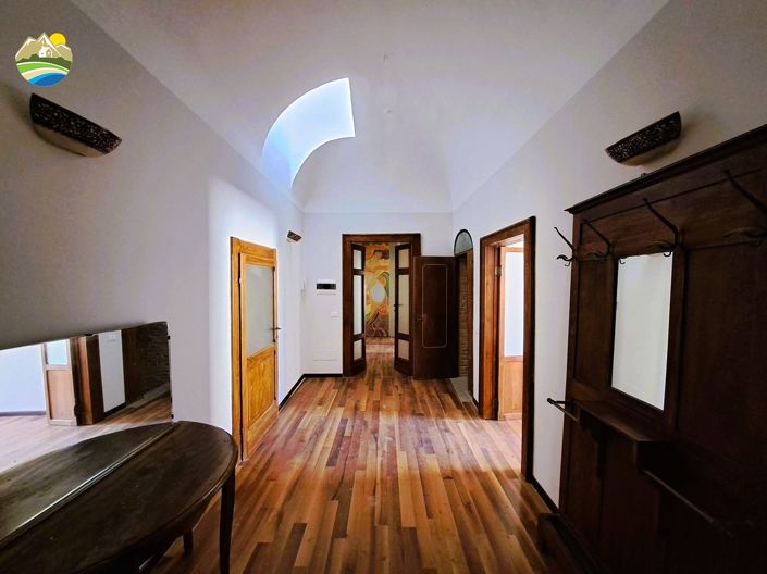 Image No.31-6 Bed Townhouse for sale