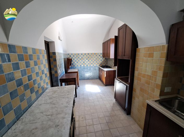 Image No.33-6 Bed Townhouse for sale