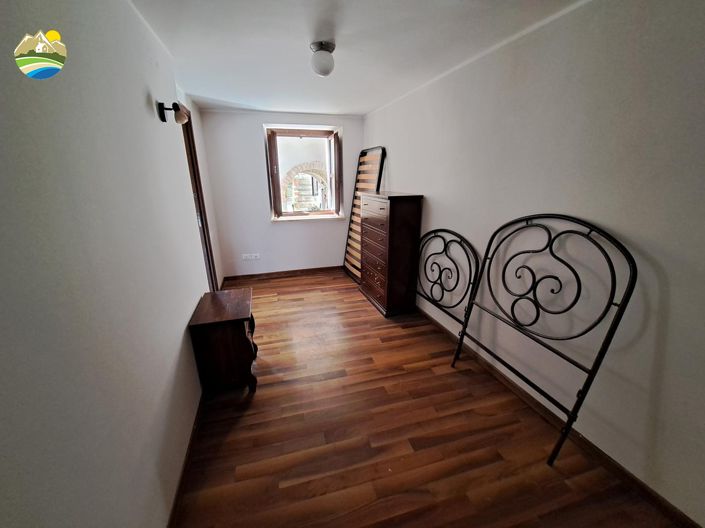 Image No.37-6 Bed Townhouse for sale