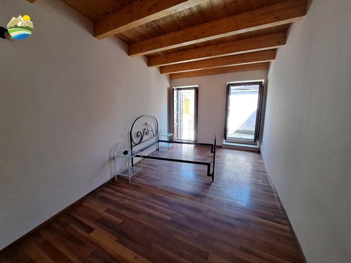 Image No.39-6 Bed Townhouse for sale