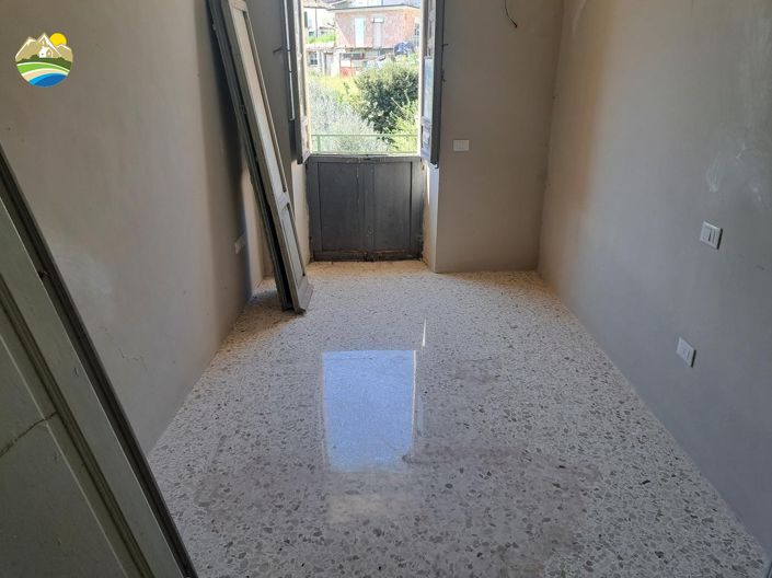 Image No.47-6 Bed Townhouse for sale