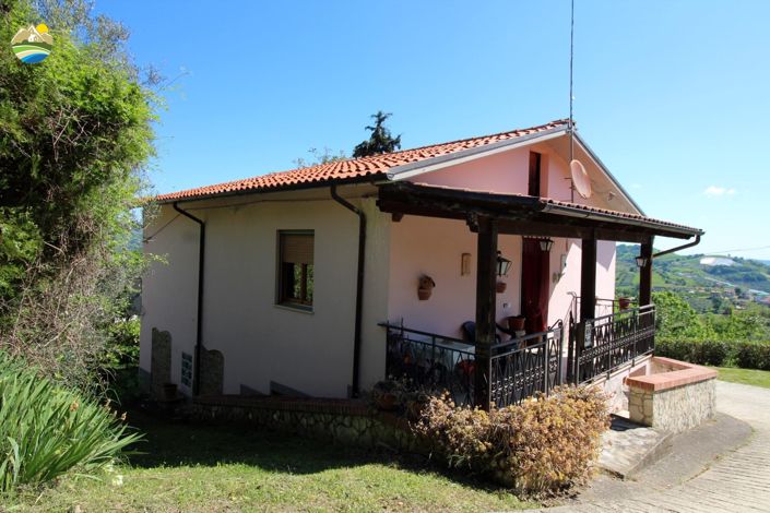 Image No.10-2 Bed Country House for sale