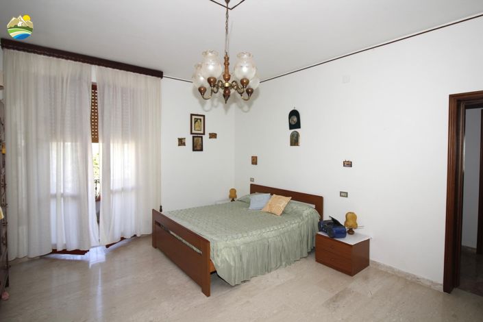 Image No.16-2 Bed Country House for sale