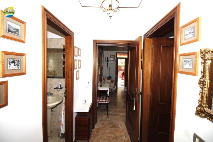 Image No.18-2 Bed Country House for sale